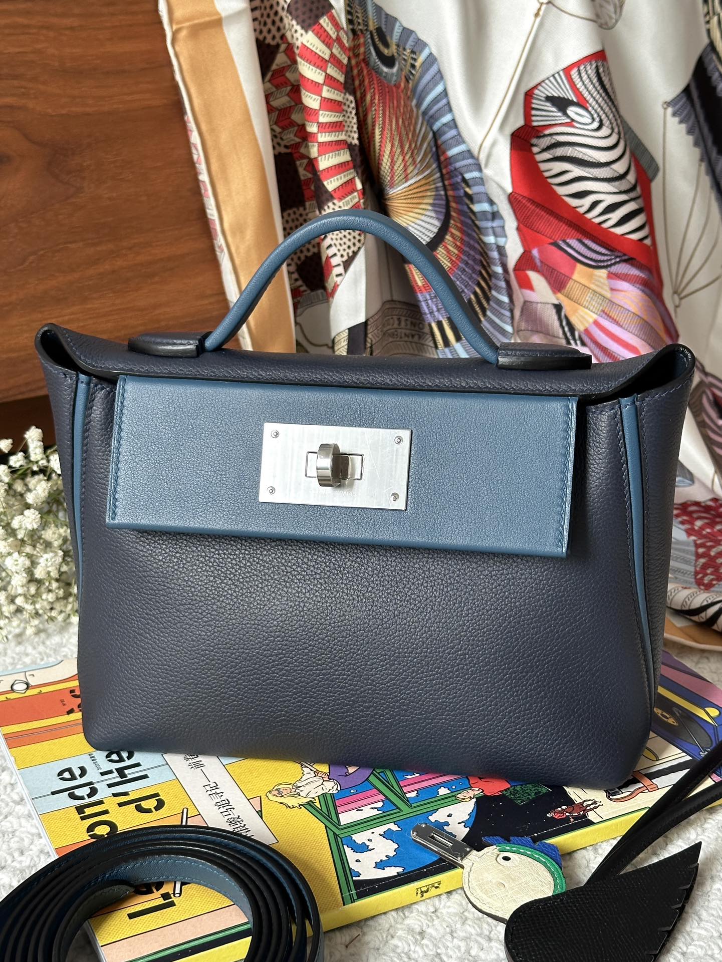 Hermes Kelly Mini 2424 21cm Handbag in Blue Nuit Mykonos Clemence Leather 